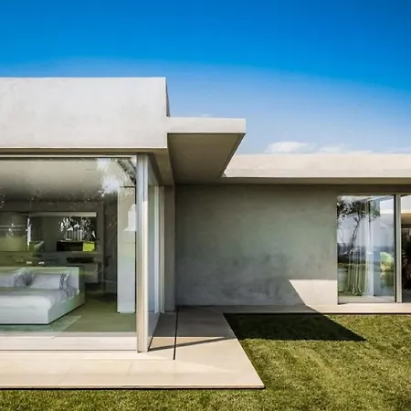 Stunning Luxury With Six Bedrooms In Ramatuelle Near Saint-tropez *
