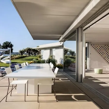 Stunning Luxury With Six Bedrooms In Ramatuelle Near Saint-tropez