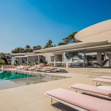 Villa Stunning Luxury With Six Bedrooms In Ramatuelle Near Saint-tropez
