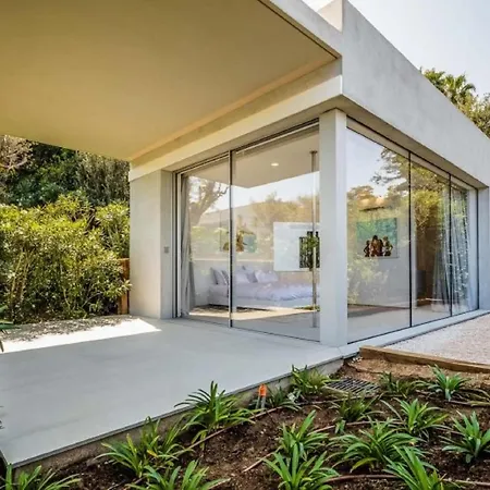 Stunning Luxury With Six Bedrooms In Ramatuelle Near Saint-tropez *